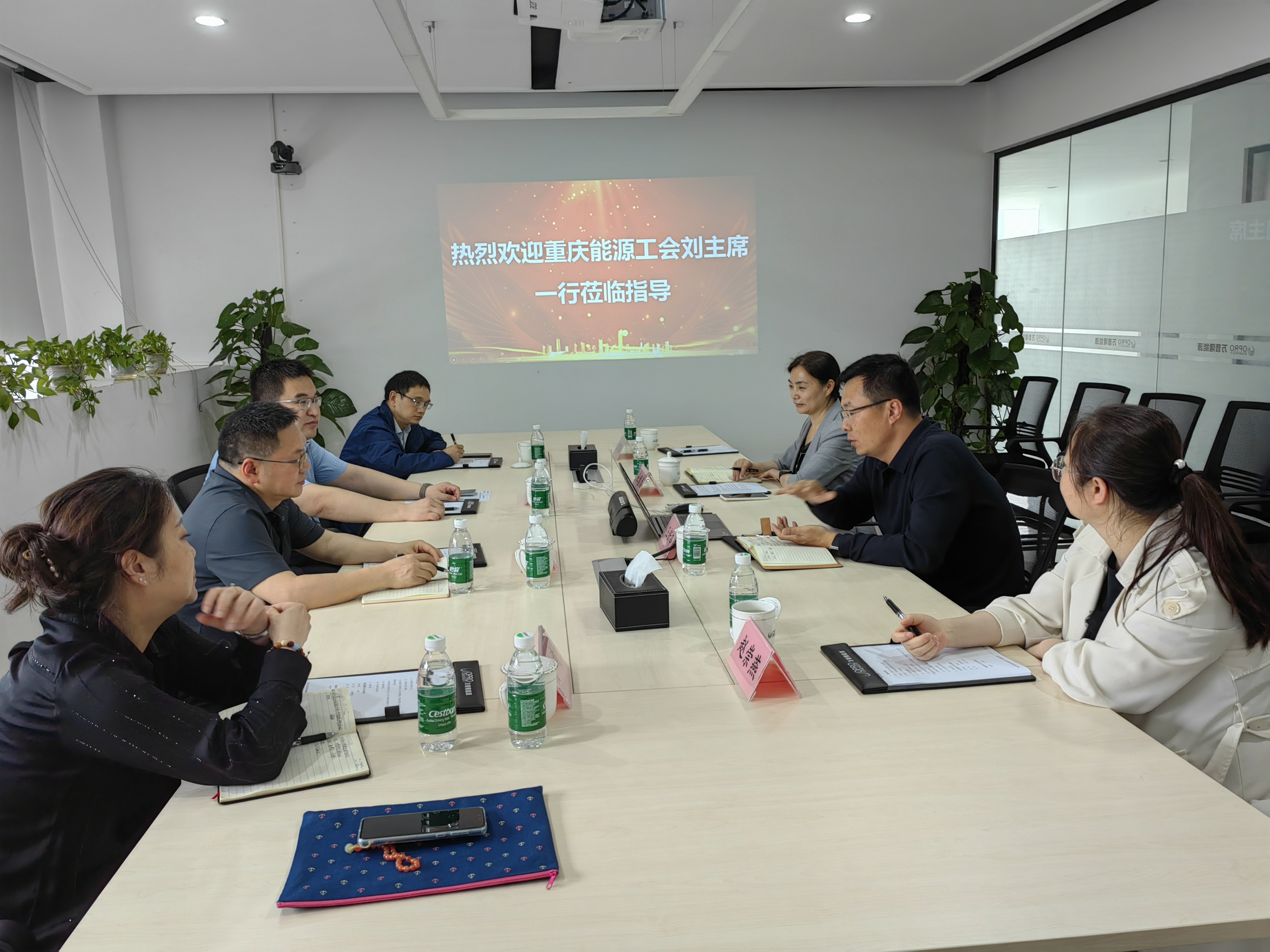 重慶能源工會(huì)劉主席一行調(diào)研萬(wàn)普隆能源科技產(chǎn)業(yè)園 重慶能源工會(huì)劉主席一行調(diào)研萬(wàn)普隆能源科技產(chǎn)業(yè)園