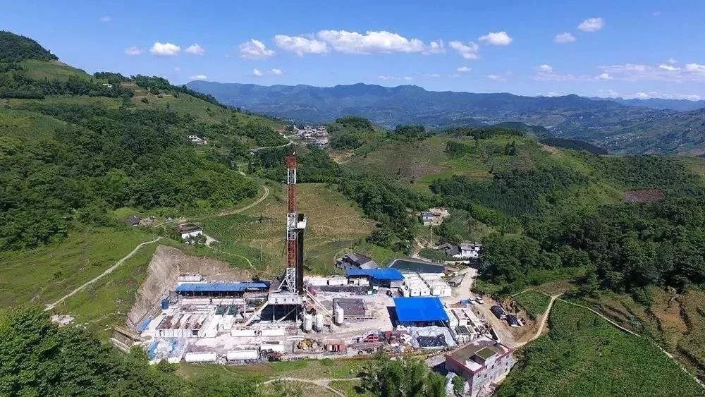 開發(fā) | 瀘州頁巖氣區(qū)塊首個建產(chǎn)平臺開始拉鏈式儲層改造施工